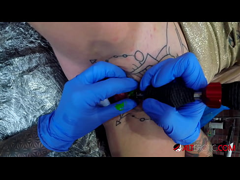 ❤️ Ekstremno tetovirana zgoda Sully Savage tetovirala se na klitorisu ❤ Kvalitetan seks na bs.pornio.xyz ❌️❤